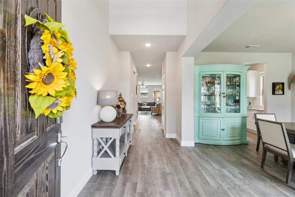 5909 Horsetail Drive