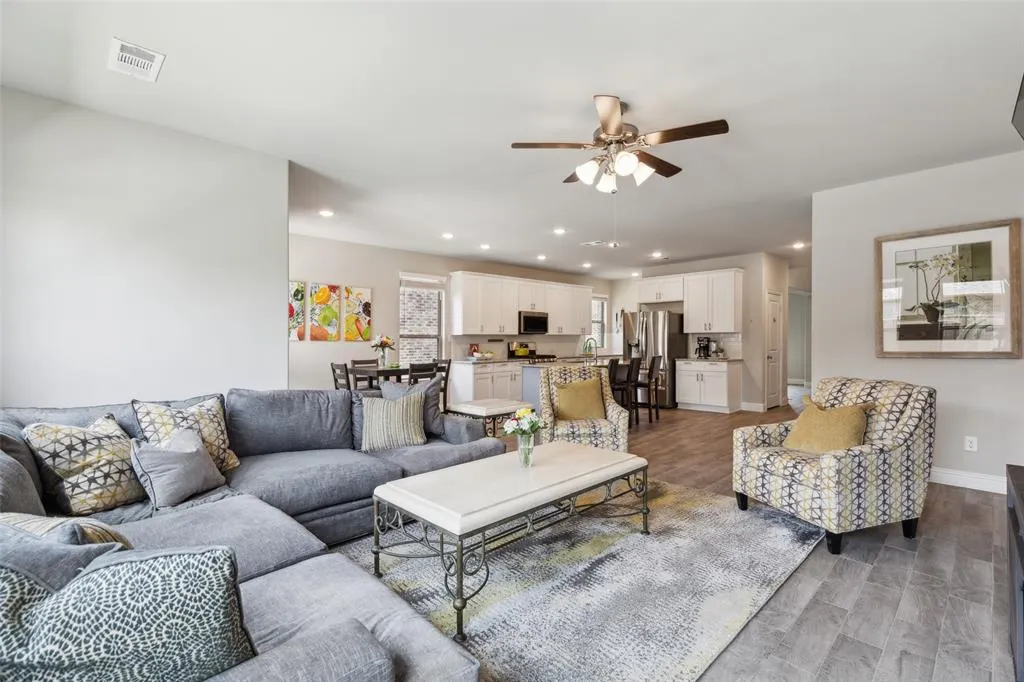 5909 Horsetail Drive