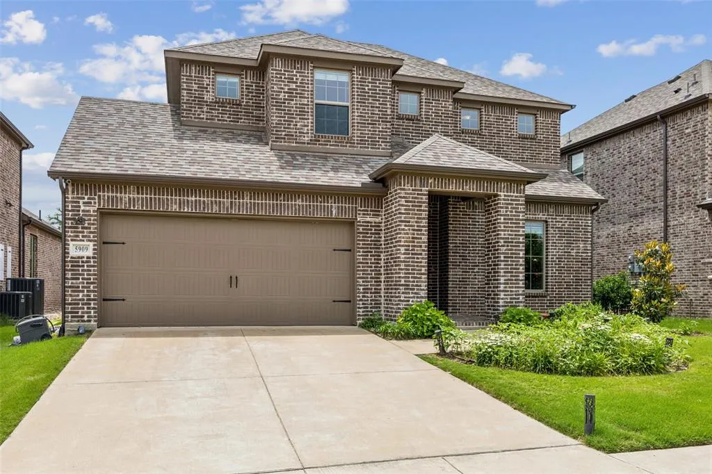 5909 Horsetail Drive