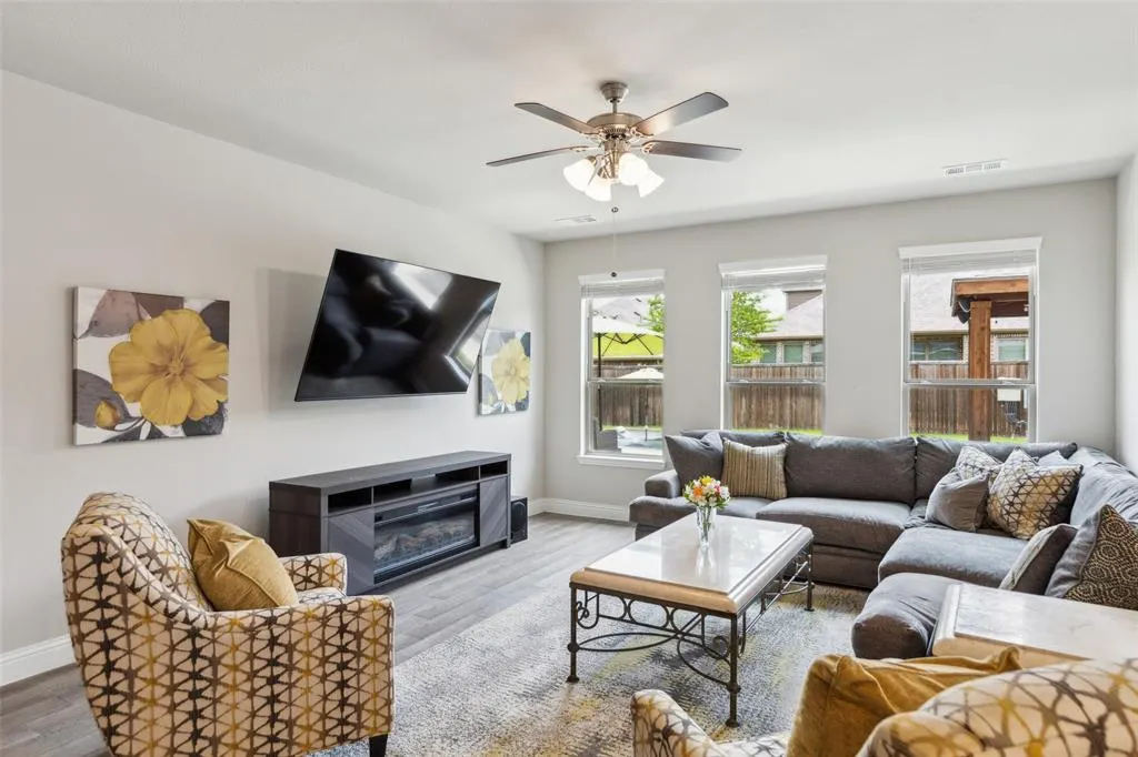 5909 Horsetail Drive