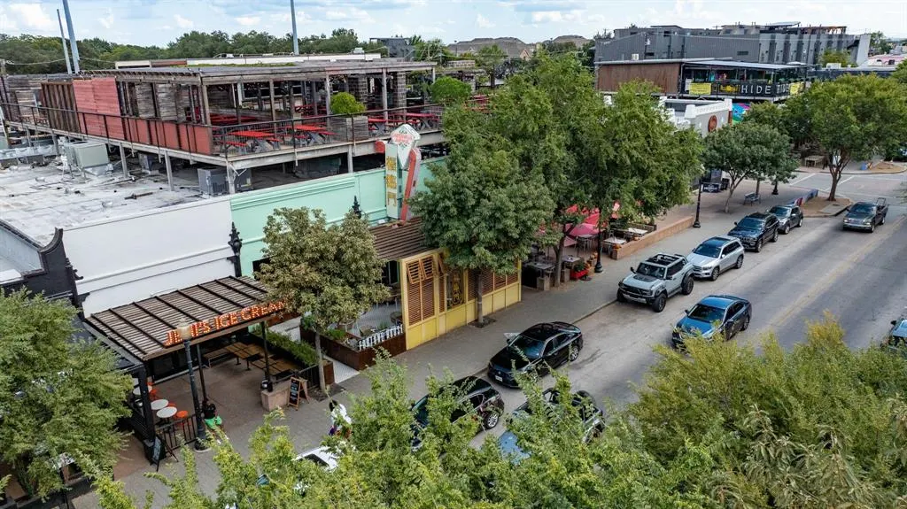 2002 Matilda Street
