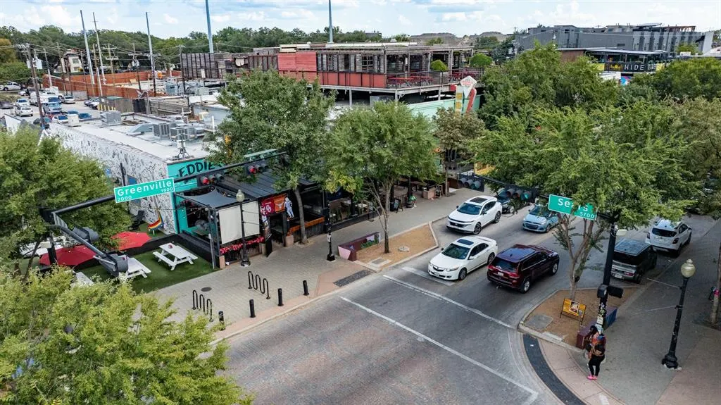 2002 Matilda Street