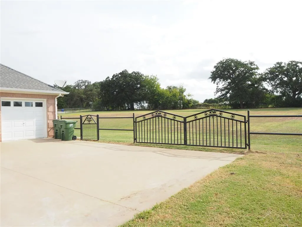 4763 Red Oak Circle