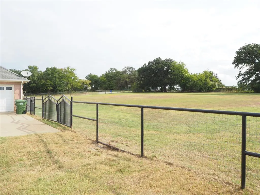 4763 Red Oak Circle