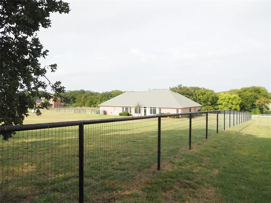 4763 Red Oak Circle