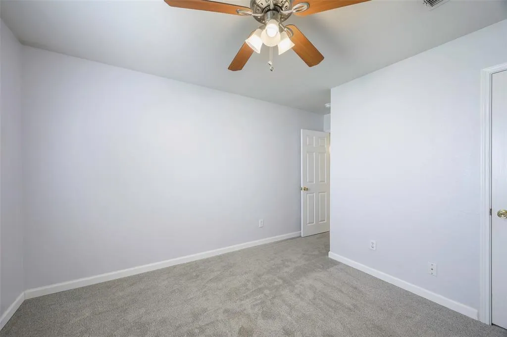 2805 High Pointe Boulevard