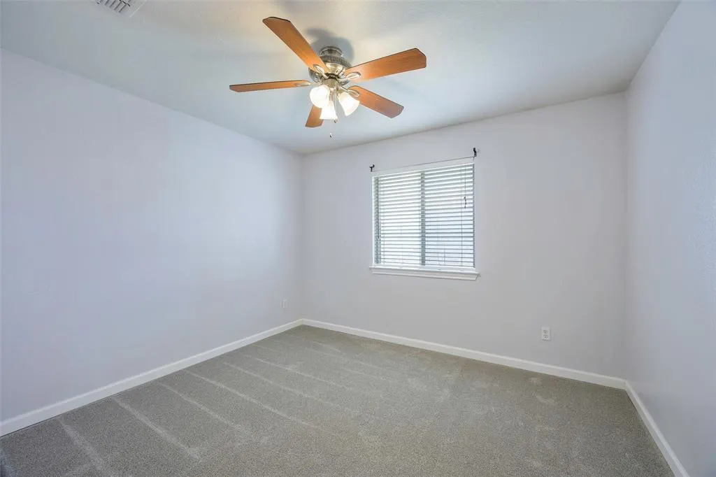 2805 High Pointe Boulevard