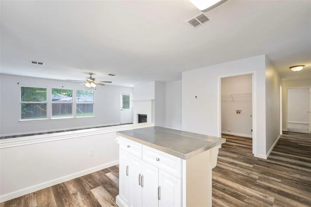 2805 High Pointe Boulevard