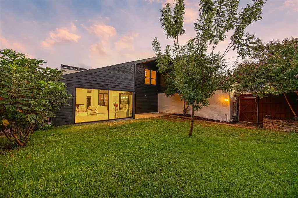 9530 Viewside Drive