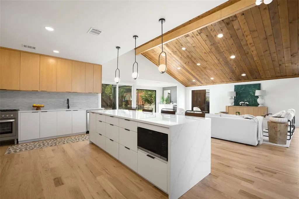 9530 Viewside Drive