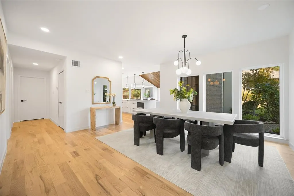9530 Viewside Drive