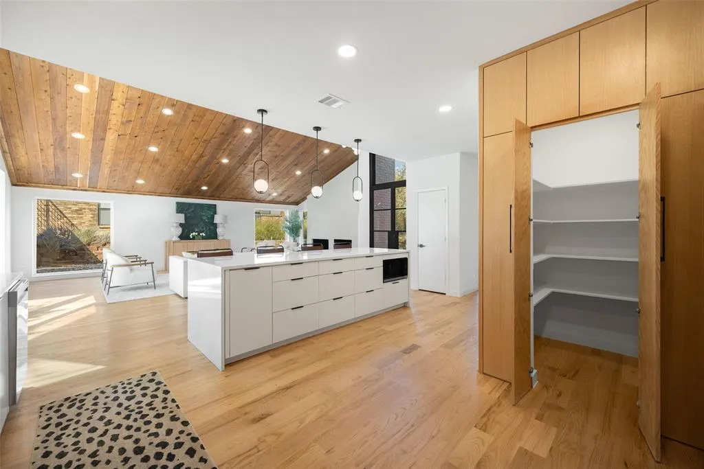 9530 Viewside Drive