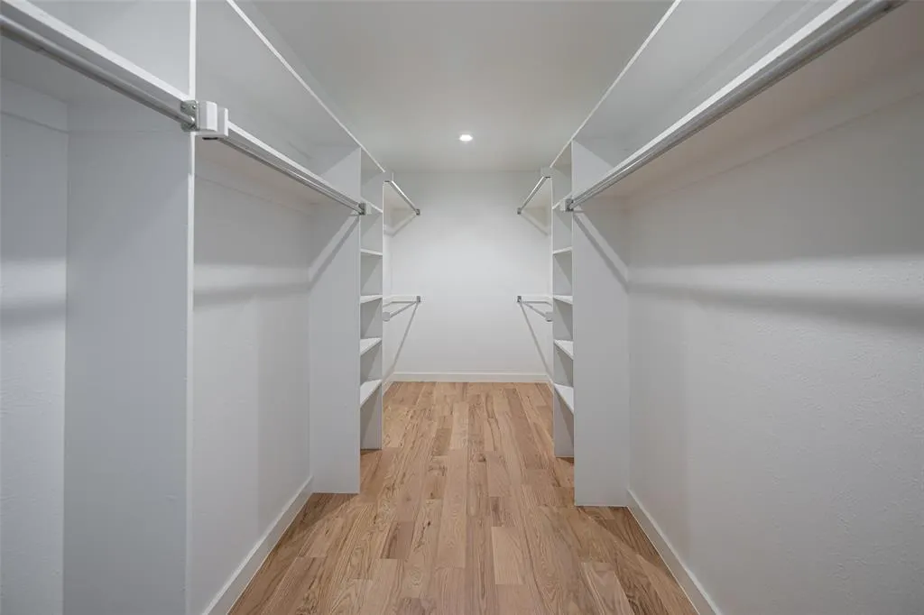 9530 Viewside Drive