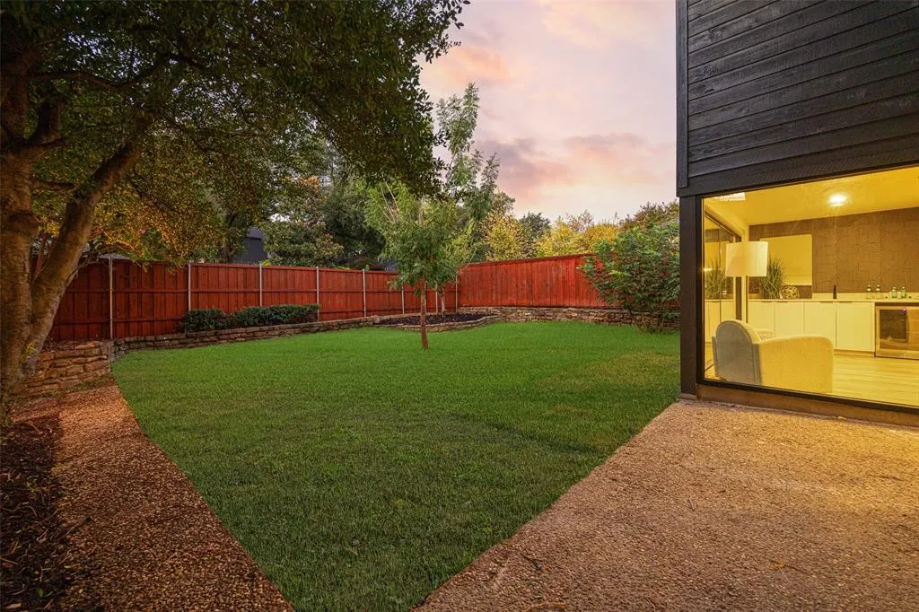 9530 Viewside Drive