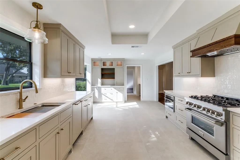 10101 Apple Creek Drive