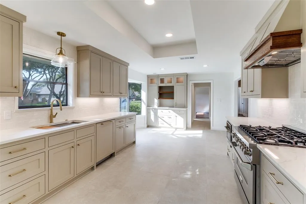 10101 Apple Creek Drive