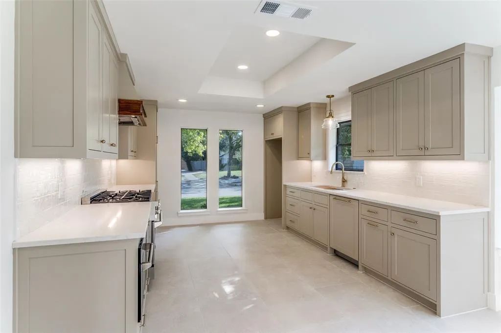 10101 Apple Creek Drive