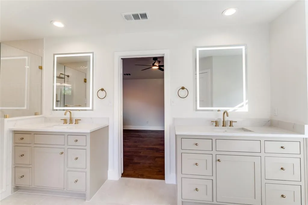 10101 Apple Creek Drive