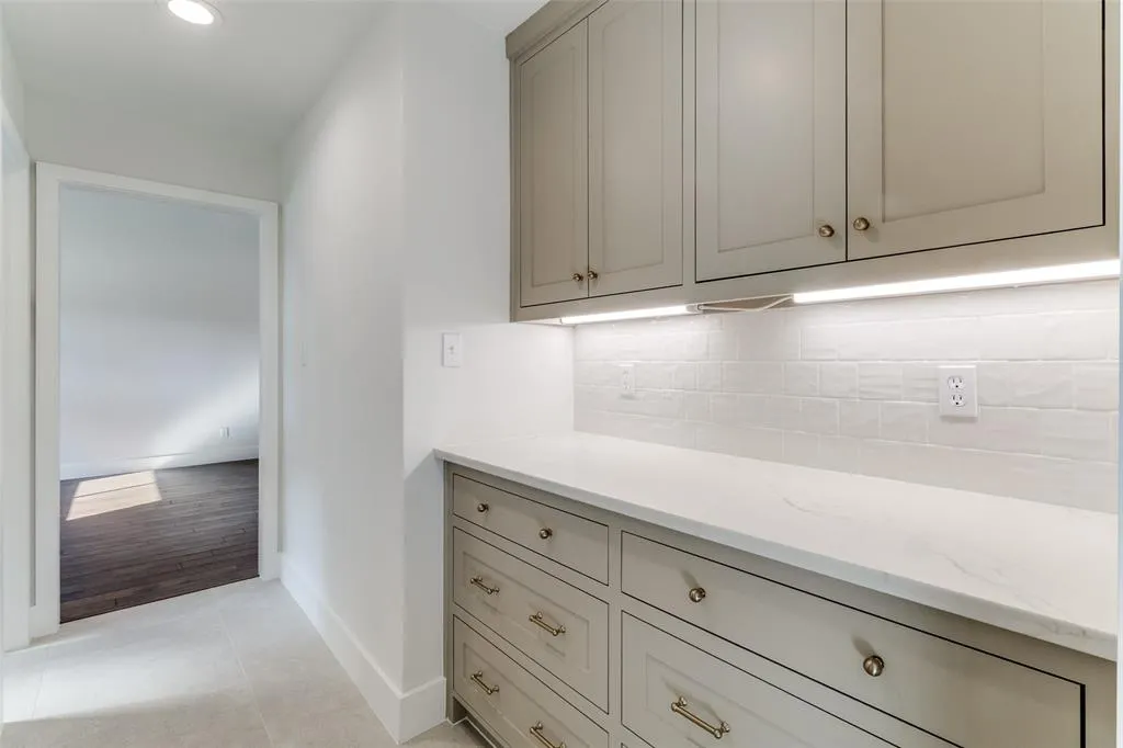 10101 Apple Creek Drive