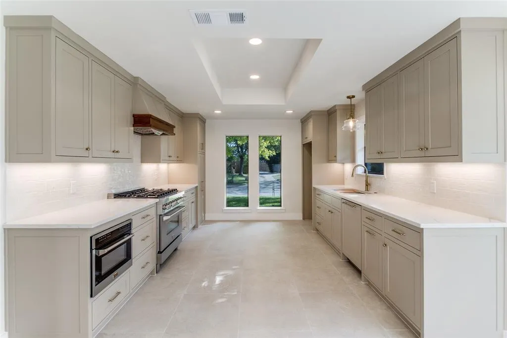 10101 Apple Creek Drive
