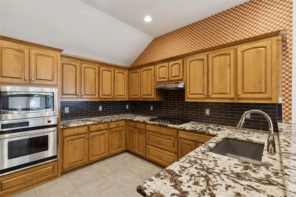 1404 Waterside Drive