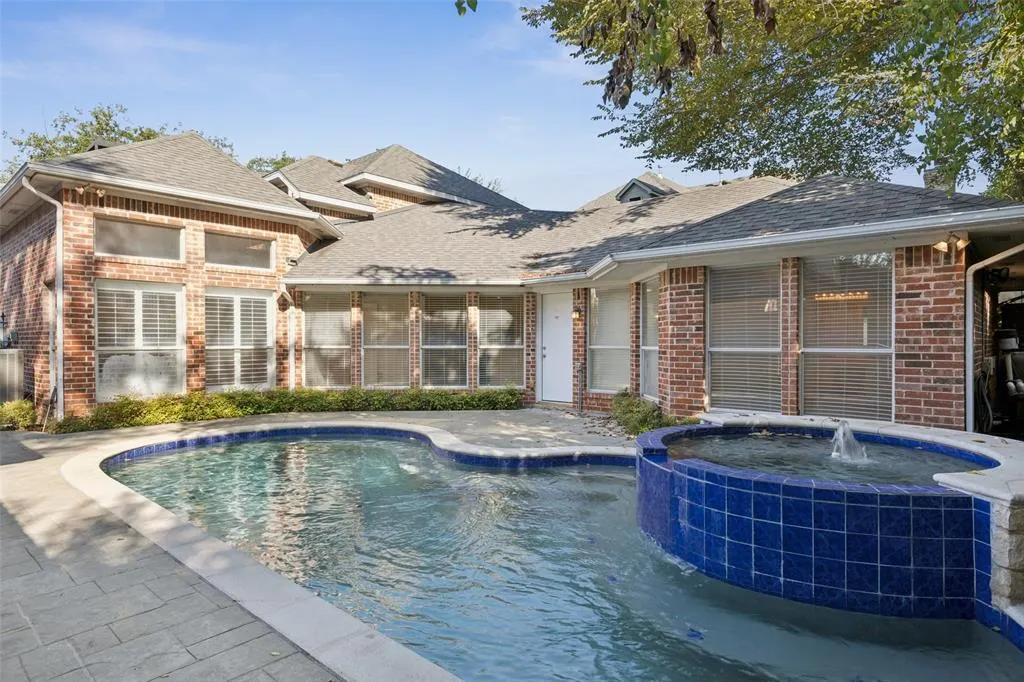 1404 Waterside Drive