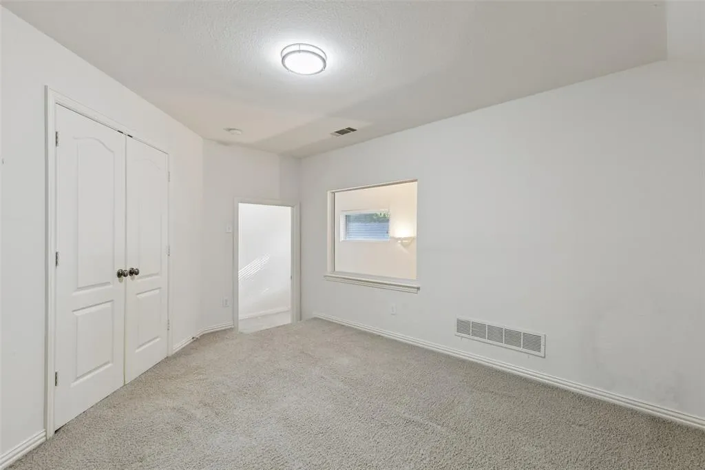 1404 Waterside Drive