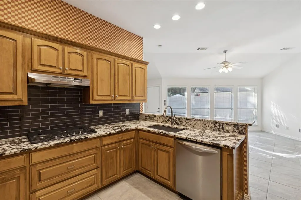 1404 Waterside Drive