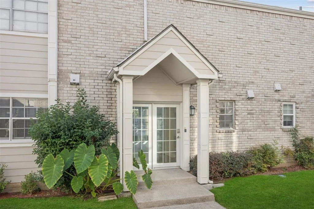5881 Preston View Boulevard, #131