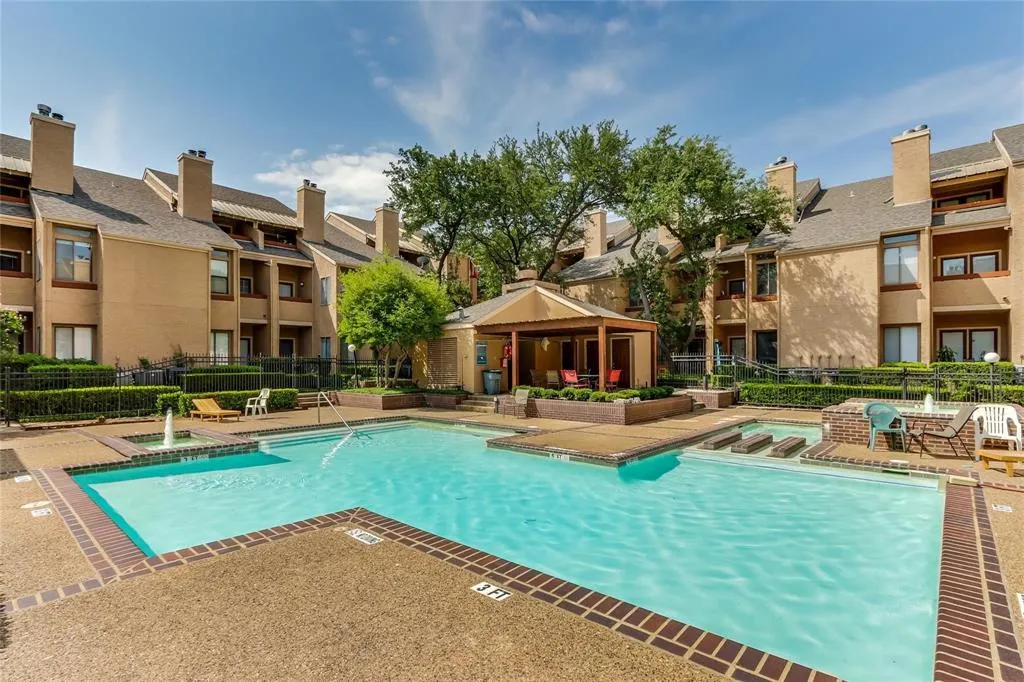 5550 Spring Valley Road, #E12