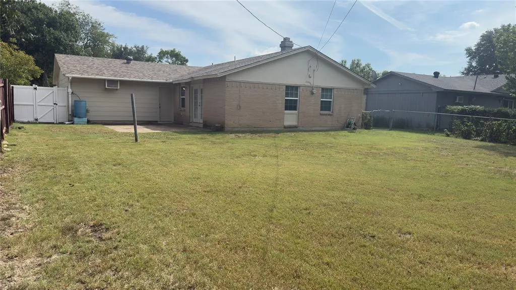 1415 Wisteria Way