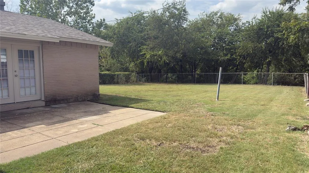 1415 Wisteria Way