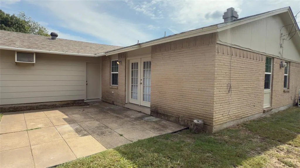 1415 Wisteria Way