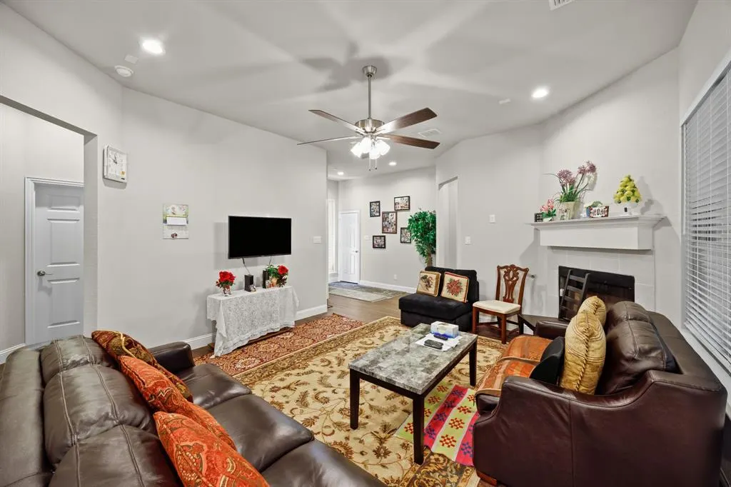 829 Hearthside Way