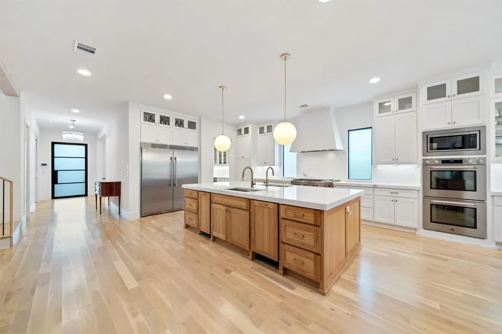 5019 Lark Lane