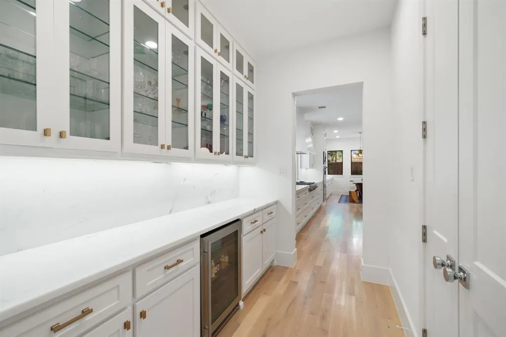 5019 Lark Lane