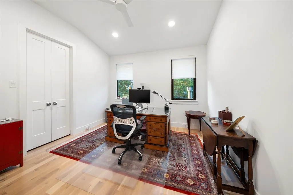 5019 Lark Lane