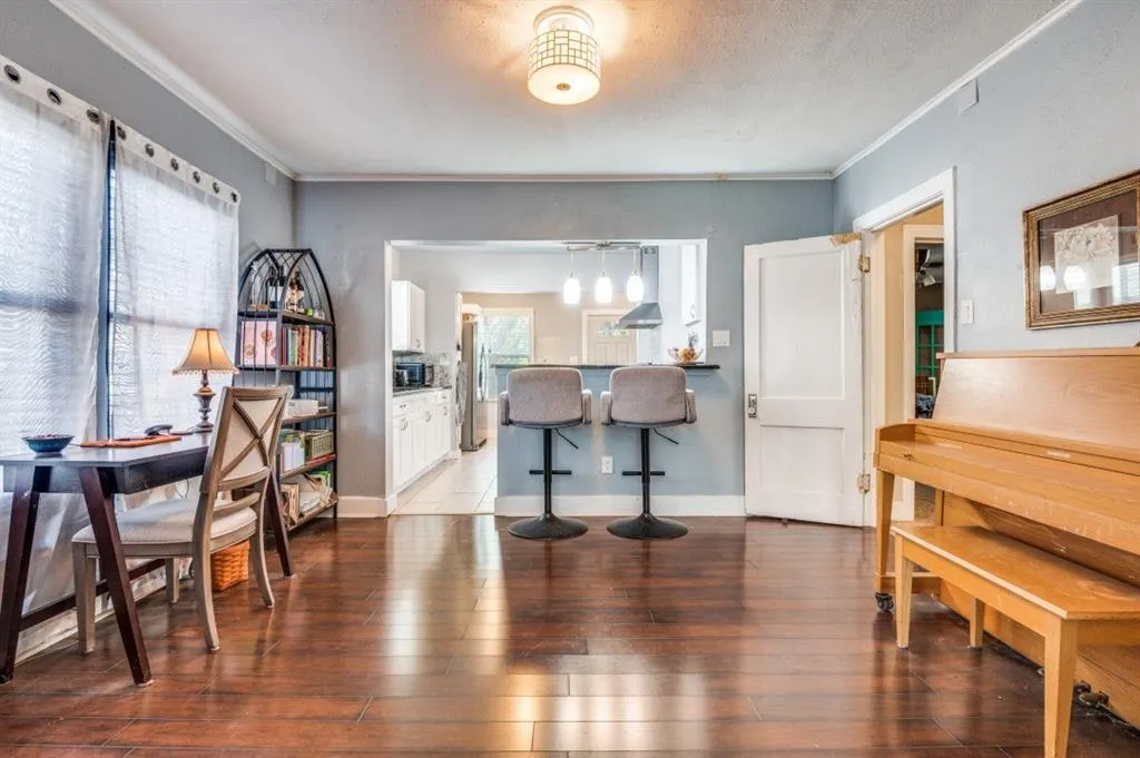 1126 S Oak Cliff Boulevard