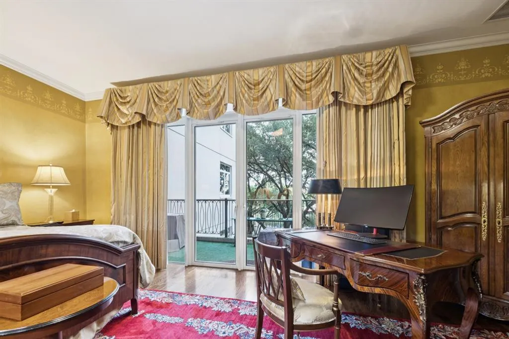 3505 Turtle Creek Boulevard, #3B
