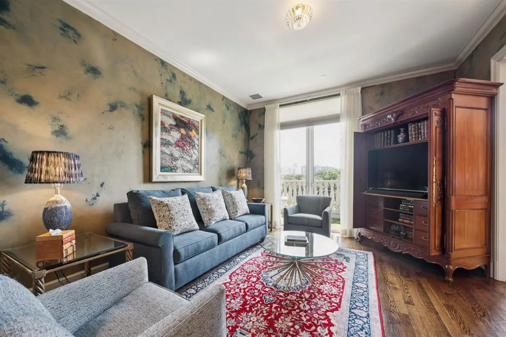 3505 Turtle Creek Boulevard, #3B