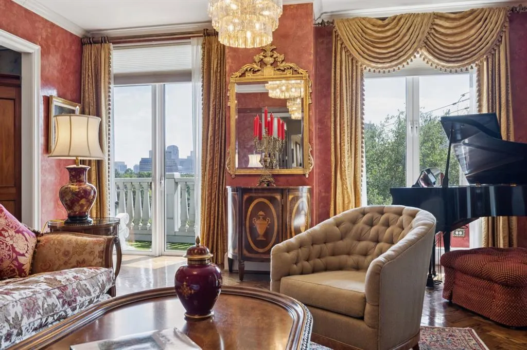 3505 Turtle Creek Boulevard, #3B