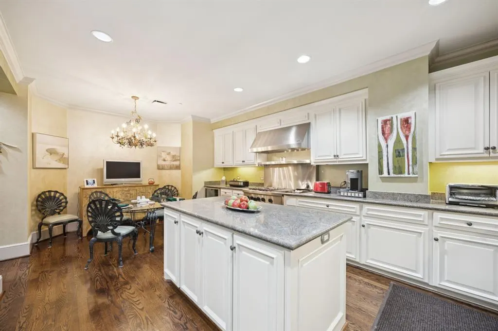 3505 Turtle Creek Boulevard, #3B