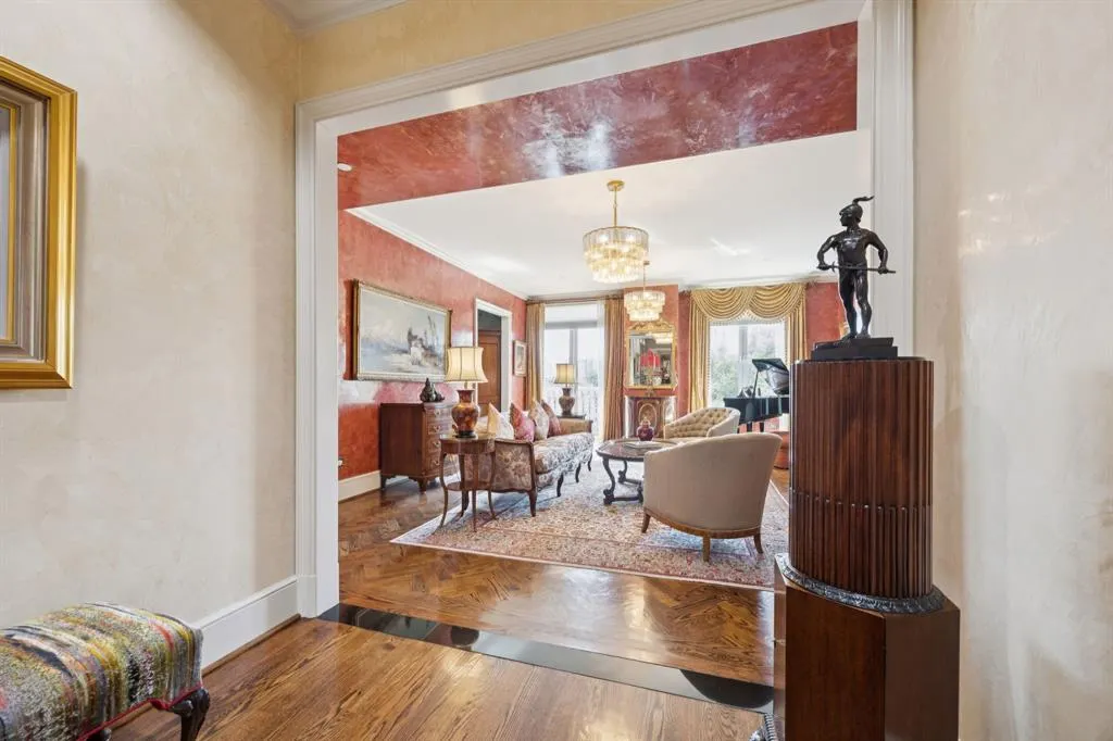 3505 Turtle Creek Boulevard, #3B