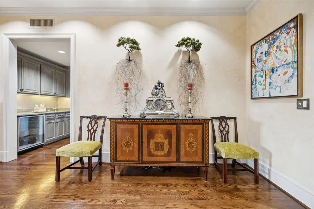 3505 Turtle Creek Boulevard, #3B