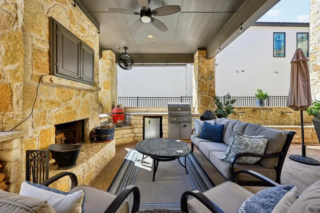 7805 Comanche Way
