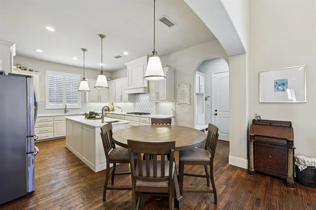 7805 Comanche Way