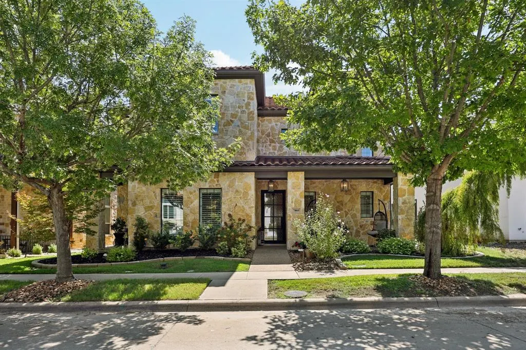 7805 Comanche Way