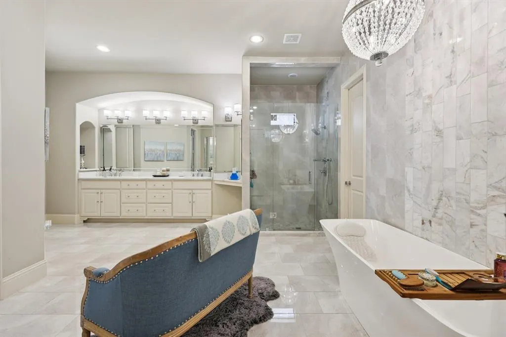7805 Comanche Way