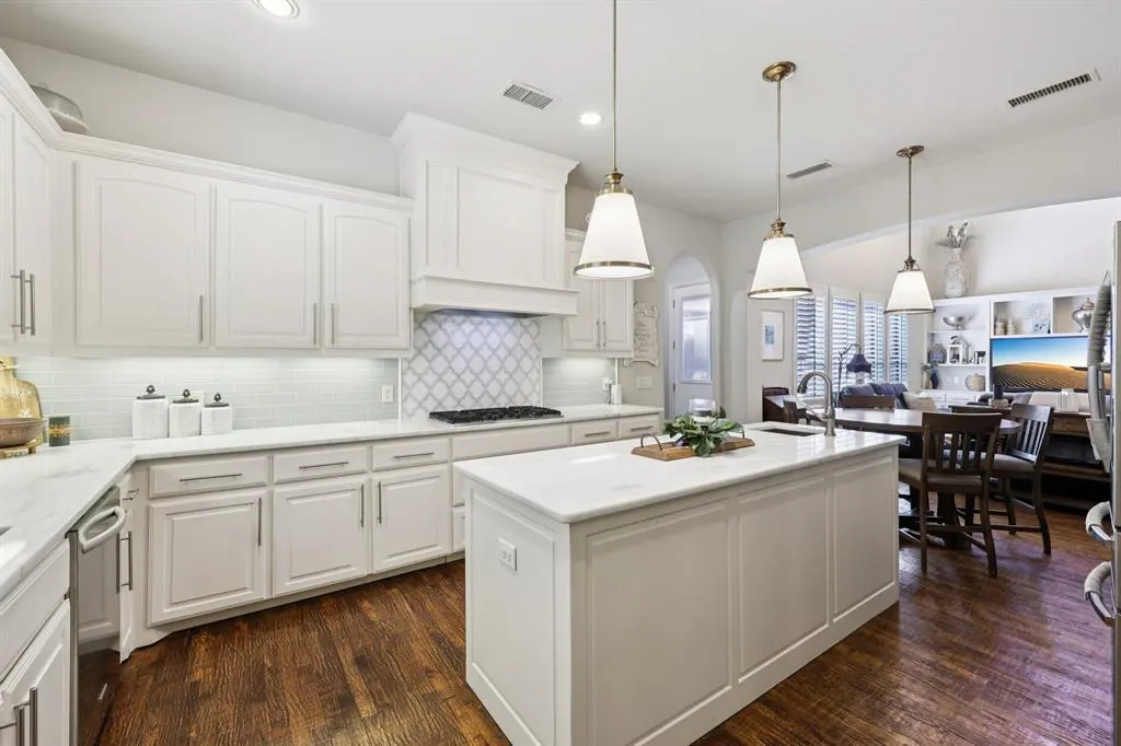 7805 Comanche Way