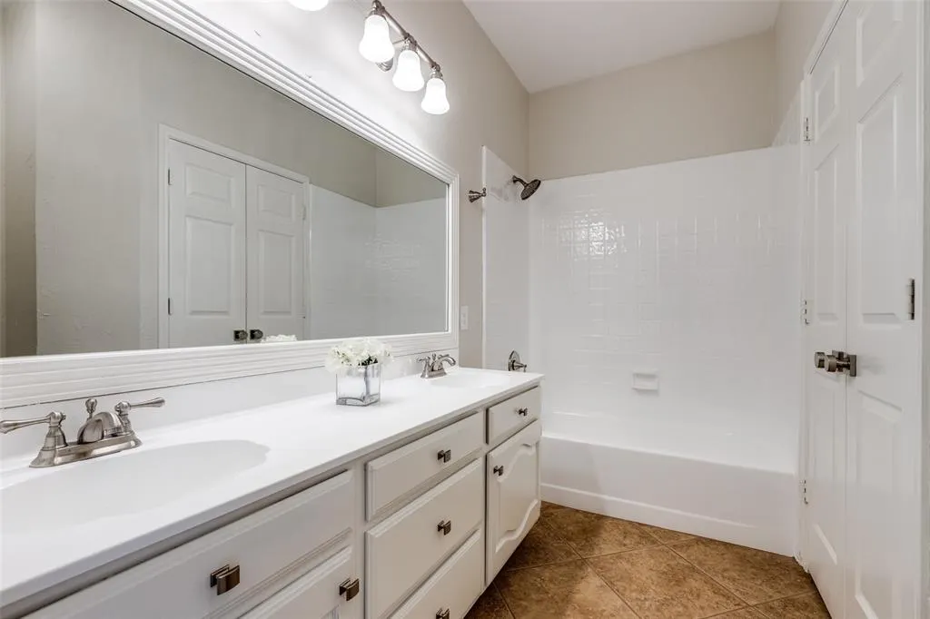 1429 Newbury Lane